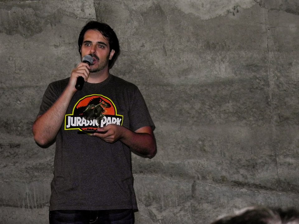 Felipe Cagno na ocasião do recebimento do Troféu Angelo Agostini de "Melhor Roteirista de Quadrinhos de 2014"
